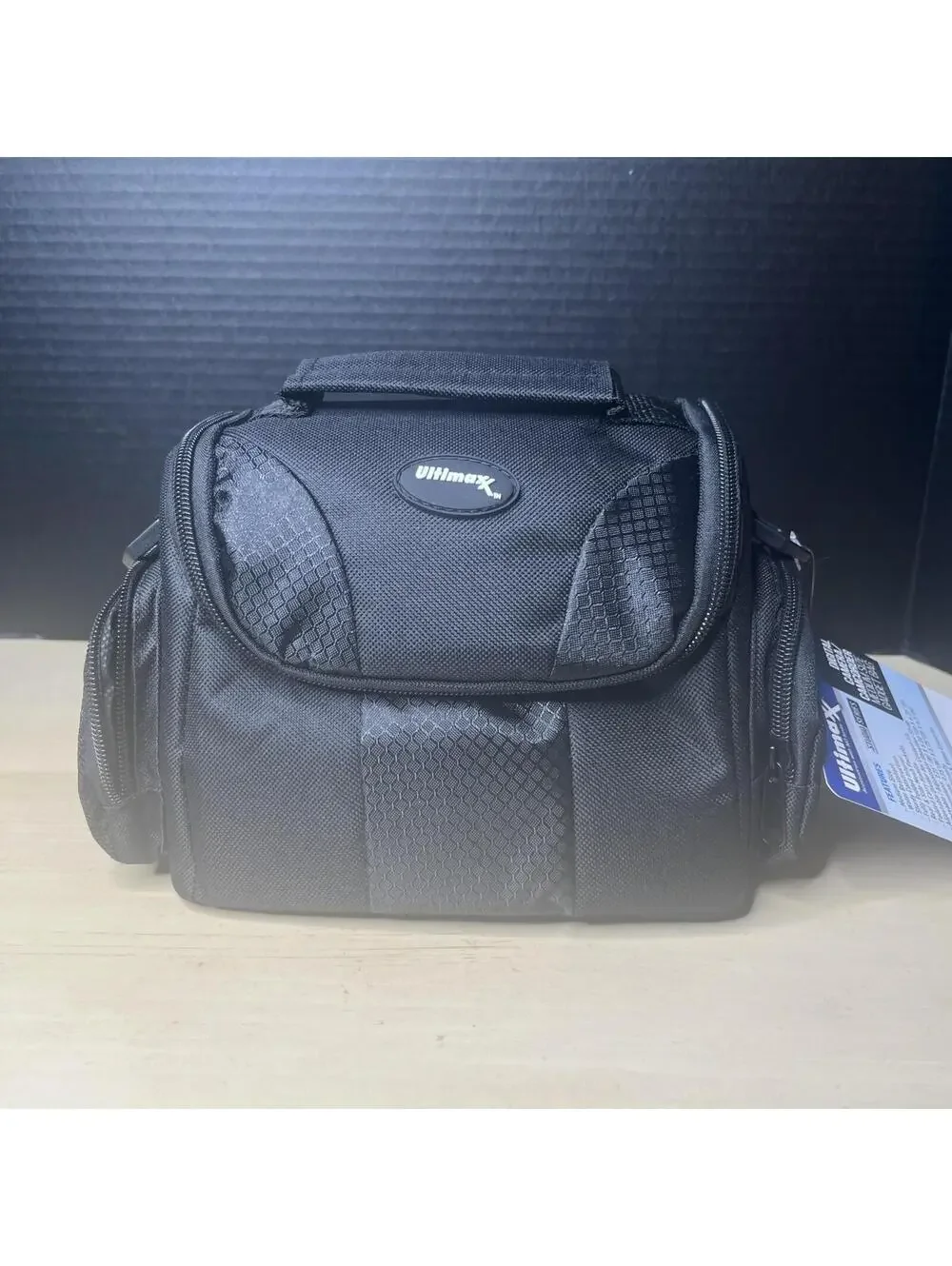 ULTIMAXX DIGITAL CAMERA CAMCORDER MEDIUM SIZE GADGET BAG UM-GB200